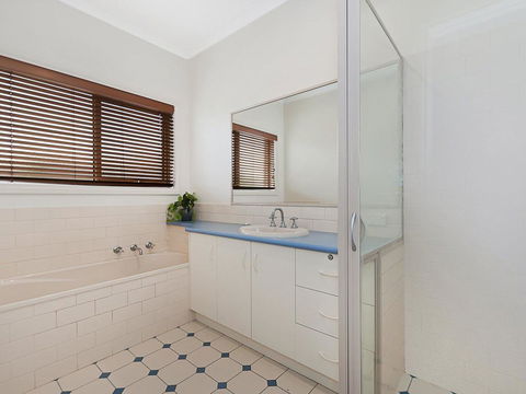 GUILDFORD COTTAGE - Accommodation Cooktown 1