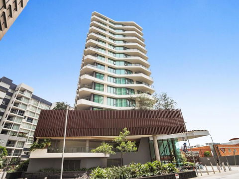 HARBOURSIDE- Hosted By: L'Abode Accommodation - Accommodation Cooktown 3