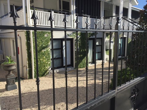 Heal House - Accommodation Cooktown 2