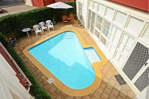 Hi 5 Luxury Holiday Apartments - Accommodation Cooktown 0
