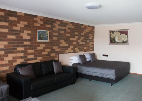 Highway Inn Motel - Accommodation Cooktown 0