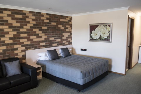 Highway Inn Motel - Accommodation Cooktown 1