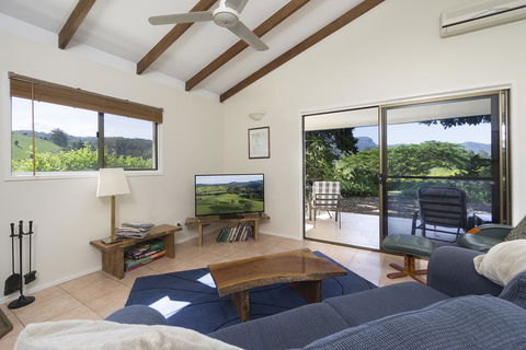 Hillcrest Mountain View Retreat - Accommodation Cooktown 3