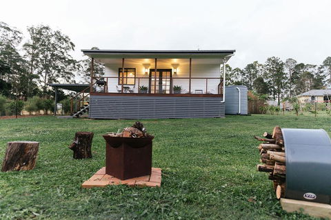 Hinterland Boutique Cottages -Cozy Cottage - Accommodation Cooktown 2