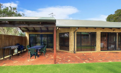 Holiday On The Terrace - Accommodation Cooktown 2