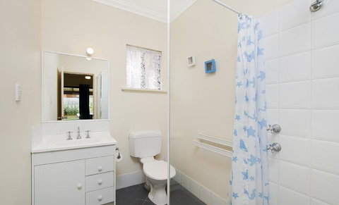 Holiday On The Terrace - Accommodation Cooktown 0