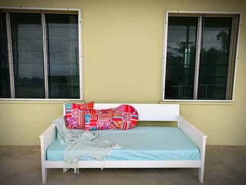 Holiday Rental - Huge House With Beach Views - Accommodation Cooktown 1