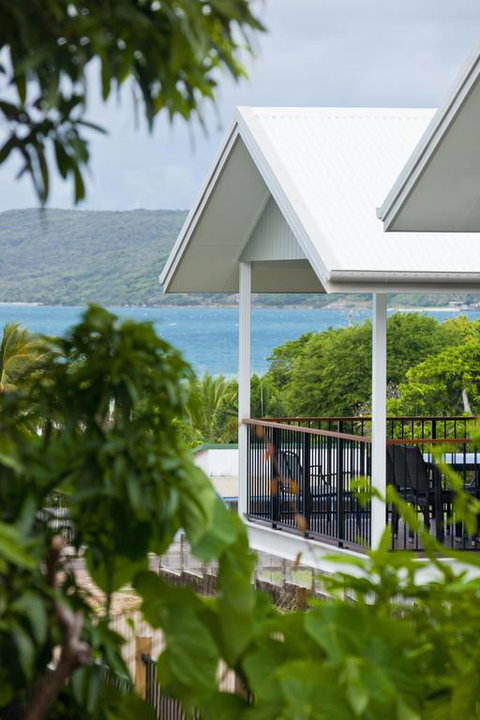 Island Villas & Apartments - Accommodation Cooktown 3