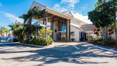 Isle Of Palms Resort - Accommodation Cooktown 2