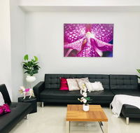 Jewel in the West-Newly Built and Spacious