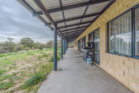 Kangaroo Lake Homestead - Accommodation Cooktown 1