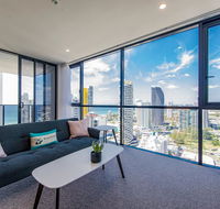 KOZYGURU BROADBEACH AMAZING VIEW 2 BED APT  FREE PARKING WALK TO BEACH QBR004