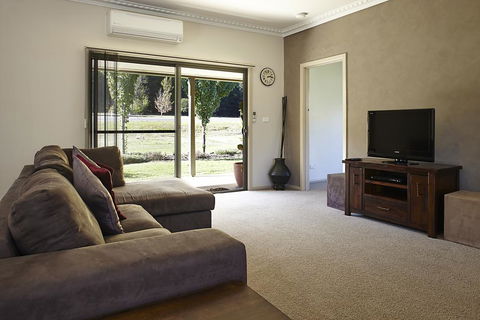 La Casa - Accommodation Cooktown 0