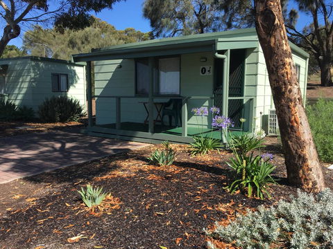 Lake Albert Caravan Park - Accommodation Cooktown 0