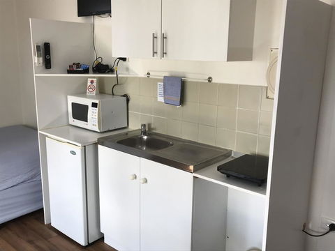 Lake Albert Caravan Park - Accommodation Cooktown 3
