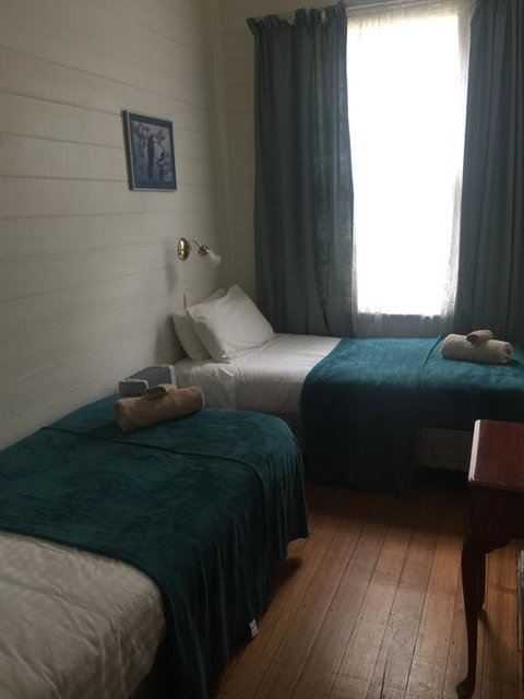 Lake Leake Inn - Accommodation Cooktown 2