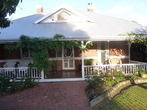 Lakeside Bed & Breakfast - Accommodation Cooktown 3