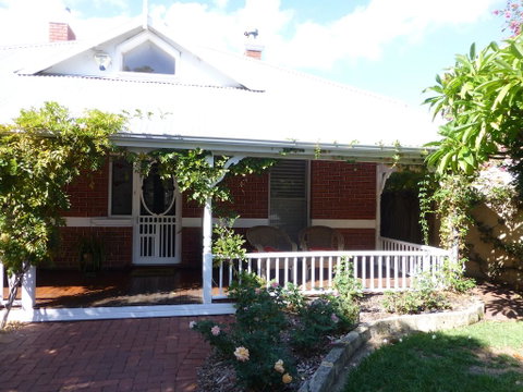 Lakeside Bed & Breakfast - Accommodation Cooktown 1