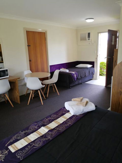 Lakeside Lodge Motel - Accommodation Cooktown 3