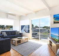 Lazy Days Beach House Jervis Bay - Pet Friendly 4 Mins Walk to Beach - Accommodation Cooktown