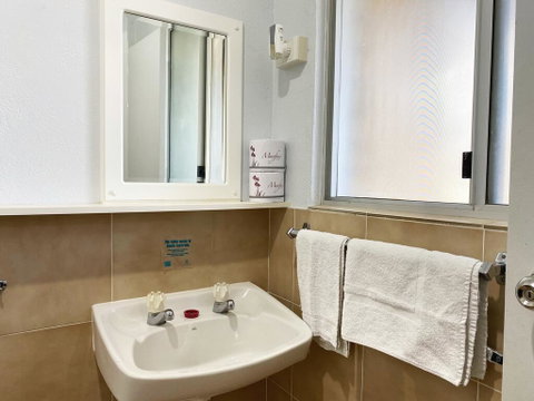 Limestone Coast Tourist Park - Accommodation Cooktown 0
