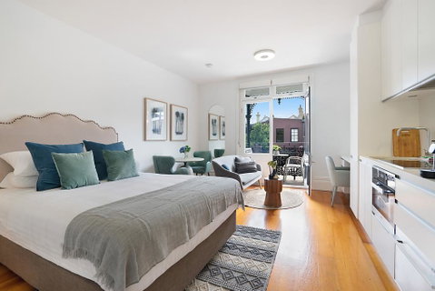 Luxurious Light-filled Studio In Winning Location - Accommodation Cooktown 1