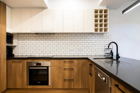 Luxury Spacious 2 Bedroom Fitzroy Apartment - Accommodation Cooktown 1