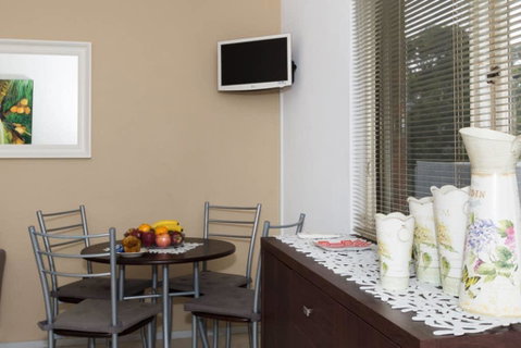 M104 Central Location In Free Transit Zone - Accommodation Cooktown 2