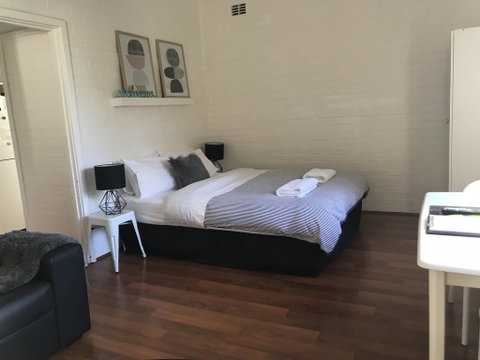 M106 Holiday Apartment In The City - Accommodation Cooktown 0