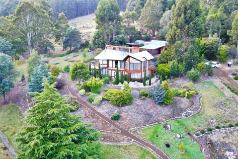 MAGICAL MOUNTAIN RETREAT - 20 Mins To CBD And Only 10 To MONA! - Accommodation Cooktown 0