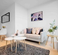 MH013  Memory Pieces - Accommodation Cooktown