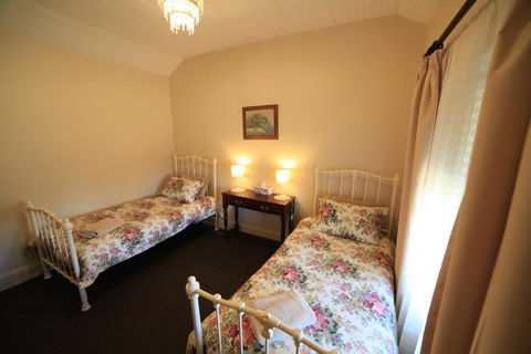 Miss Mabel Cottage - Accommodation Cooktown 3