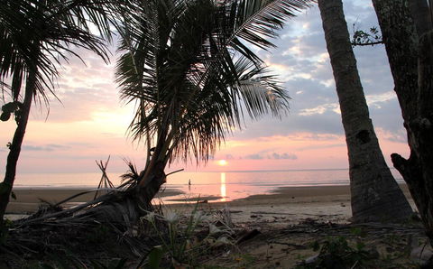 Mission Belle - Stunning Beachfront House - Accommodation Cooktown 2