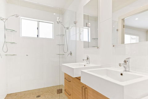 MITCHELL PARADE 120, MOLLYMOOK - Accommodation Cooktown 3