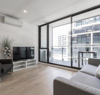 Modern  Bright 2BR Apt- Parking WIFI Pool  Gym - Accommodation Cooktown