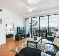 Modern 2 Bedroom River View Apartment in Docklands - Accommodation Cooktown