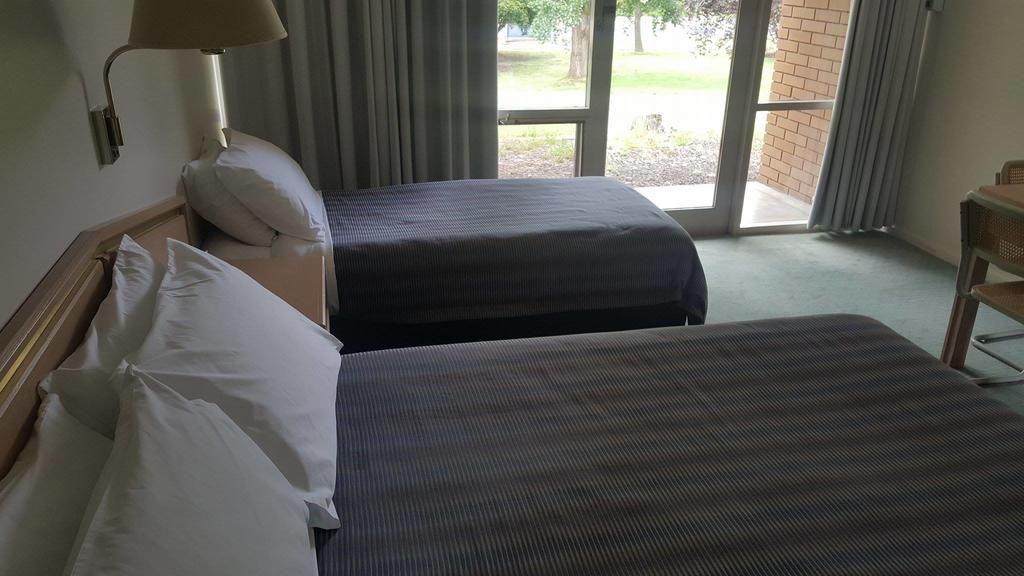 Moe VIC Accommodation Cooktown