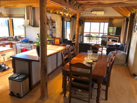 Mountain Grass Lodge (2 Bedroom) - Accommodation Cooktown 1