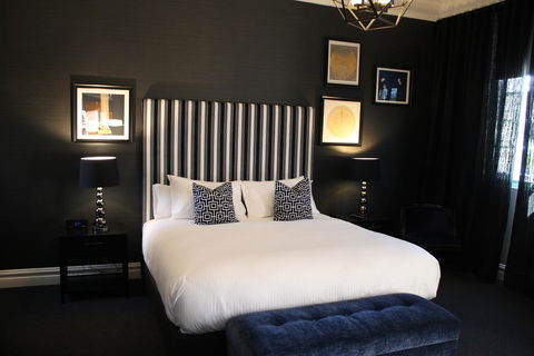 Mrs Banks Hotel - Accommodation Cooktown 0