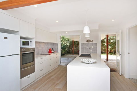 Mudjimba Sands, Mudjimba, Pet Friendly, BOND 500, LINEN INCLUDED, WIFI - Accommodation Cooktown 0
