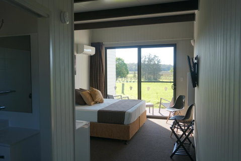 Narangba Motel (formerly Brisbane North B&B And Winery) - Accommodation Cooktown 1
