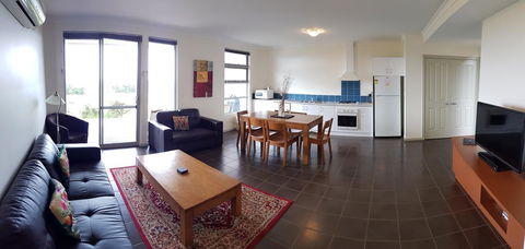 Cosy Corner Sea View Apartments - Accommodation Cooktown 4