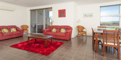 Cosy Corner Sea View Apartments - Accommodation Cooktown 11