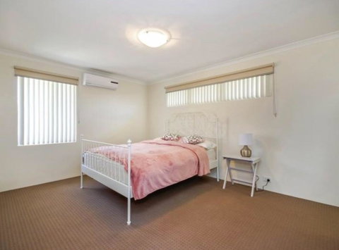 Holiday Home Near Perth City / Airport / Stadium / Casino - Accommodation Cooktown 12