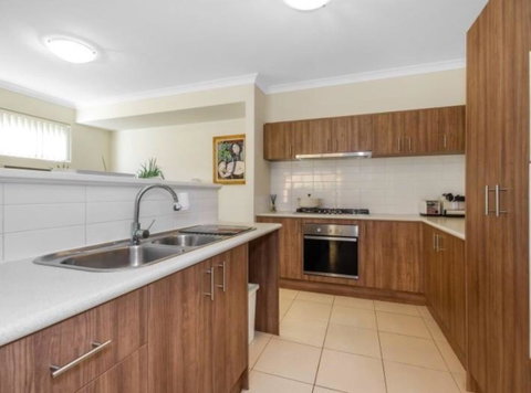 Holiday Home Near Perth City / Airport / Stadium / Casino - Accommodation Cooktown 4