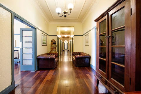 Captain Stirling Hotel - Accommodation Cooktown 22