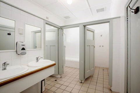 Captain Stirling Hotel - Accommodation Cooktown 10