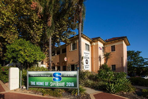 Captain Stirling Hotel - Accommodation Cooktown 4