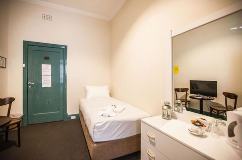 Captain Stirling Hotel - Accommodation Cooktown 34
