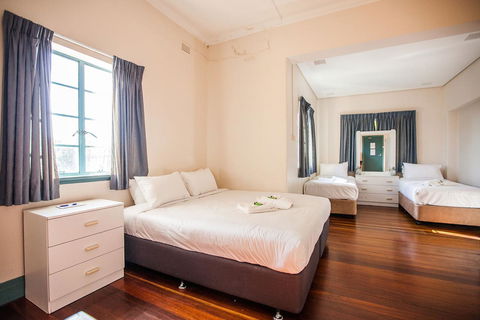 Captain Stirling Hotel - Accommodation Cooktown 37